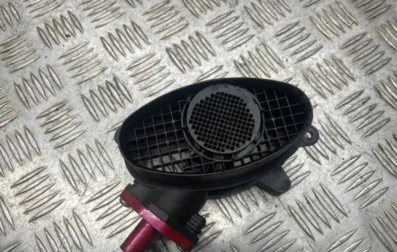 BMW 3 E46 Mass air flow meter 77870760 0928400468 1362