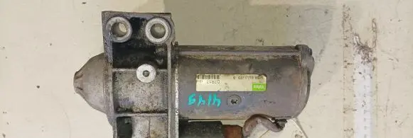 Peugeot 406 Starter motor D7R17 VALEO