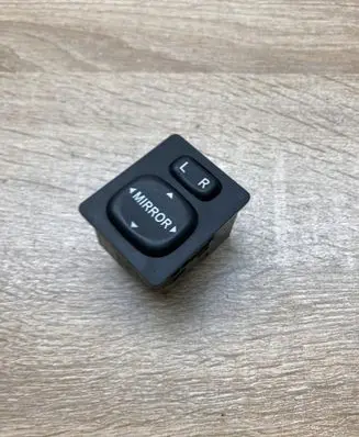 Toyota Avensis T250 Wing mirror switch 183574