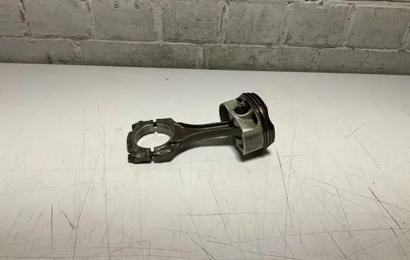 BMW 6 F06 Gran coupe Piston with connecting rod 7646892
