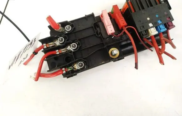 Mercedes-Benz ML W164 Fuse box set 2115452601 E000031