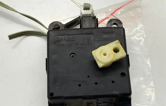 Nissan Qashqai Air flap motor/actuator 3K01030840