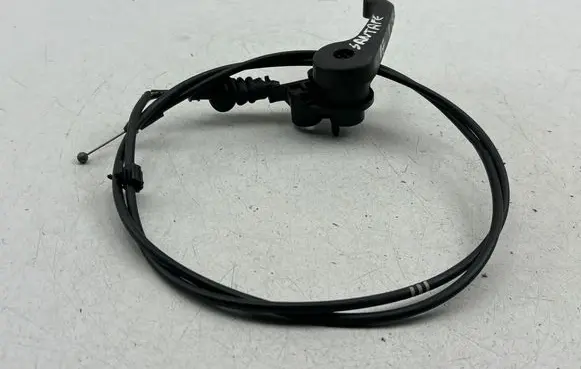Hyundai Santa Fe Engine bonnet (hood) release handle
