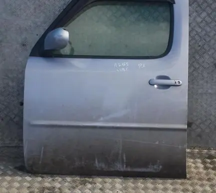 Nissan Cube Z11 Front door