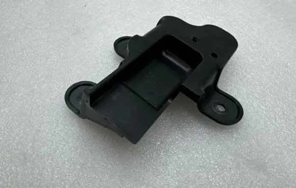 Tesla Model S Rear door exterior handle/bracket 100840400C
