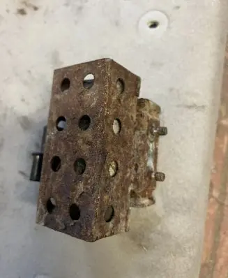 Mitsubishi L200 Coolant fan relay 