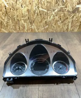 Mercedes-Benz C W204 Speedometer (instrument cluster) A2049004402 A2044403211