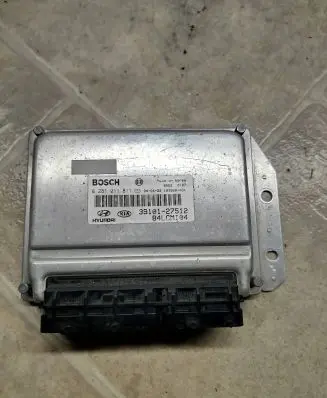 Hyundai i40 Engine control unit/module 3910127512 0281011811 84LCMI04