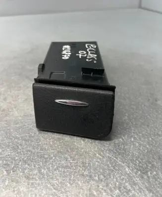 Mercedes-Benz E W211 Dashboard storage box/compartment A2116802052