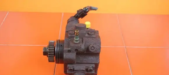 Renault Master III Fuel injection high pressure pump 0445010250 20MB45