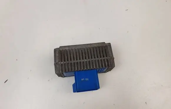 Opel Zafira B Glow plug pre-heat relay 55353011