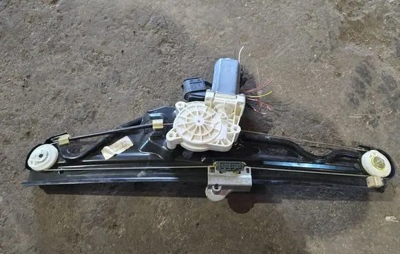 BMW 5 E60 E61 Rear door window regulator with motor 7184746 7184744