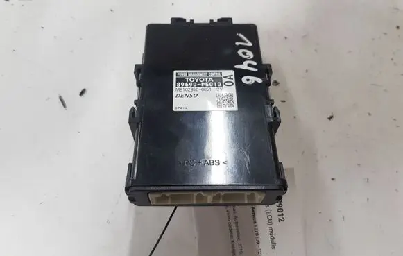 Toyota Avensis T270 Engine control unit/module ECU 8969005010 MB1028500051