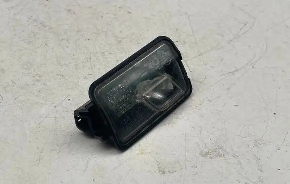 Skoda Octavia Mk4 Rear glass lock/latch Q124 5NA945291