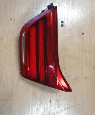 Tailgate rear/tail lights