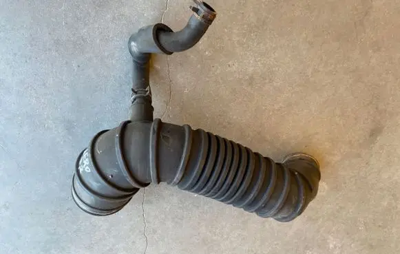 Mitsubishi Pajero Air intake duct part 163KM