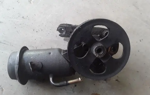 Toyota Yaris Verso Power steering pump