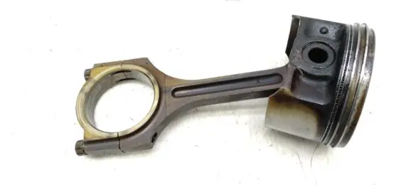 KIA Sportage Piston with connecting rod