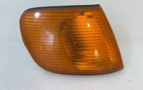 Audi 80 90 S2 B4 Front indicator light 137984
