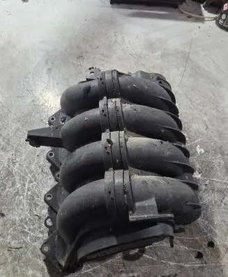 Peugeot 307 Intake manifold 9635885080 F02840 E02870
