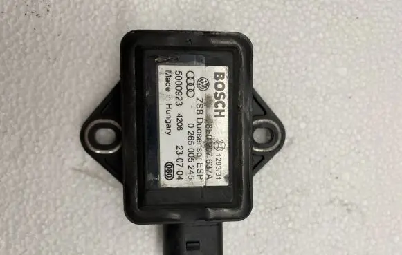 Volkswagen PASSAT B5 ESP acceleration yaw rate sensor 8E0907637A