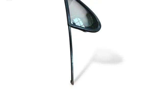 Peugeot 207 Front door vent window glass four-door 9202H4