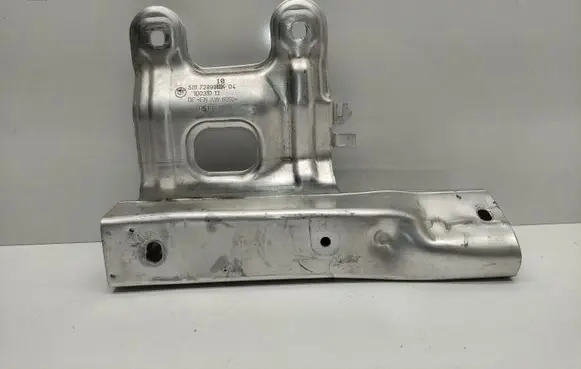 BMW 4 F32 F33 Radiator support slam panel bracket 7289910 51117289910 100310