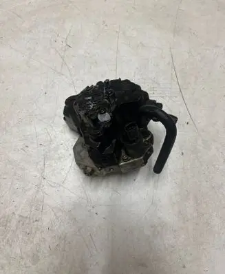 Volvo V70 Fuel injection high pressure pump 0445010043 8689590