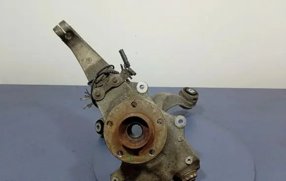 BMW 5 F10 F11 Front wheel hub spindle knuckle 6777751