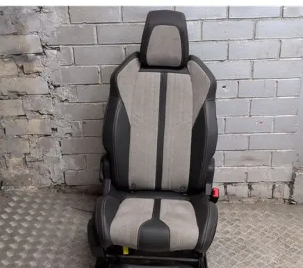 Peugeot 3008 II Front passenger seat 1701239X
