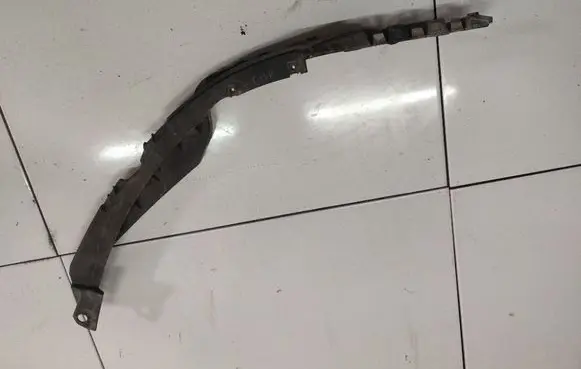 Front bumper mounting bracket