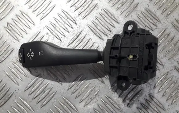 BMW 5 E39 Indicator stalk 8363668 01104010