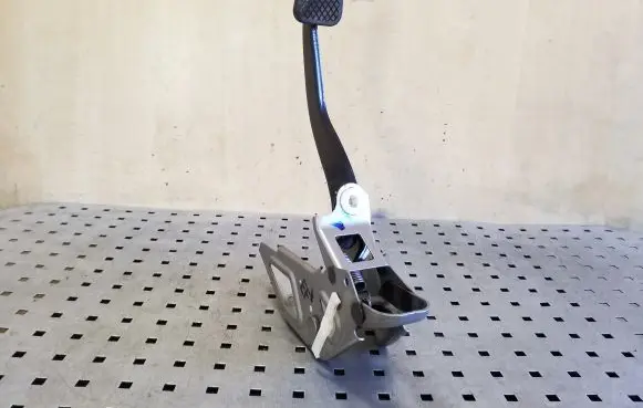 Honda CR-V Brake pedal