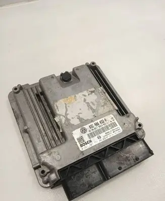Volkswagen Golf V Engine control unit/module 03C906032P 03C906032C 0261201771