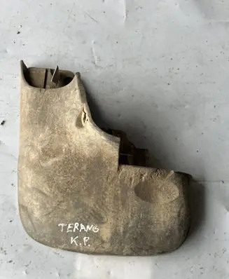 Nissan Terrano Front mudguard 638517F000 638517000