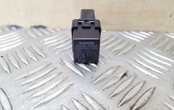 Nissan X-Trail T32 Other relay 252307995A