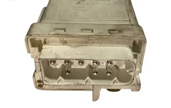 Glow plug pre-heat relay