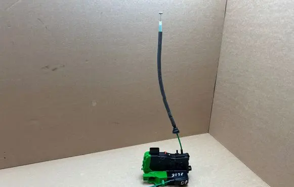 Hyundai i40 Front door lock 813203Z020