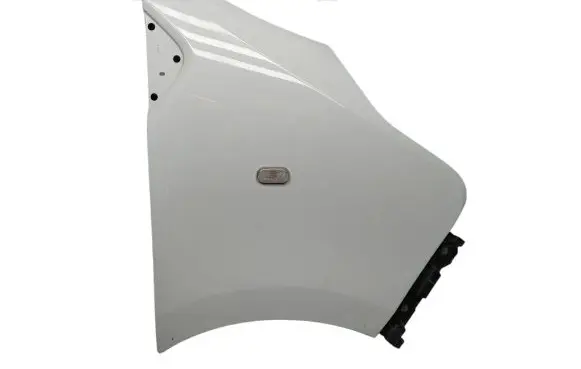 Nissan NV300 Fender