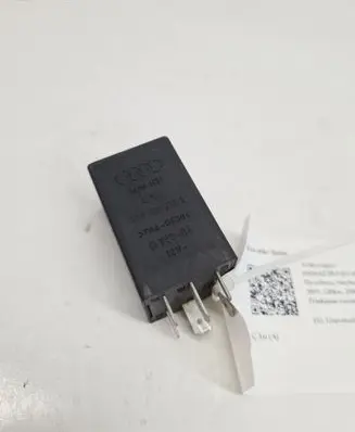Volkswagen PASSAT B5.5 Other relay 8D0919578A 384 D12204