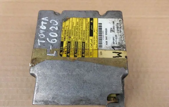 Toyota Corolla E120 E130 Airbag control unit/module 8917002510