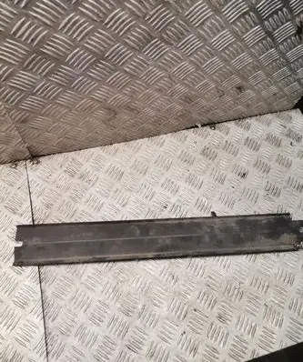 Land Rover Discovery 3 - LR3 Bottom radiator support slam panel dhe500020