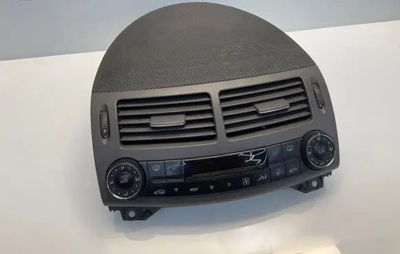 Mercedes-Benz E W211 Climate control unit 2118301285 Q00042004 0L0880007