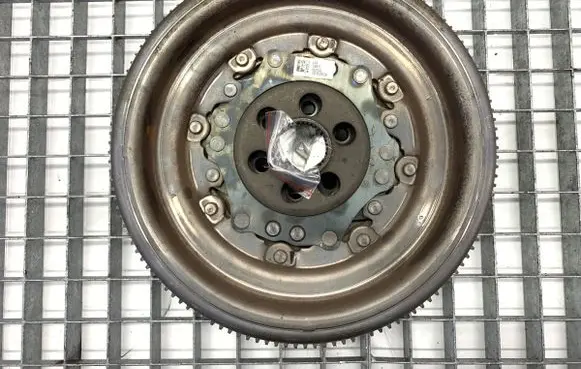 Volkswagen Golf VII Dual mass flywheel 03L105266DE