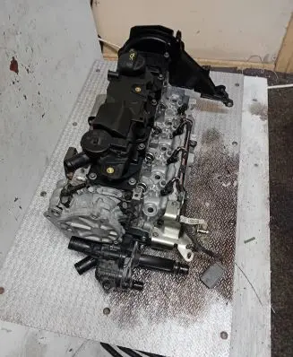 Citroen C4 II Engine head 