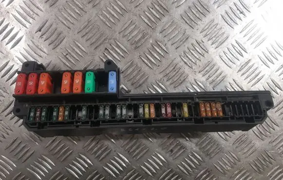 BMW 5 E60 E61 Fuse box set 6957330
