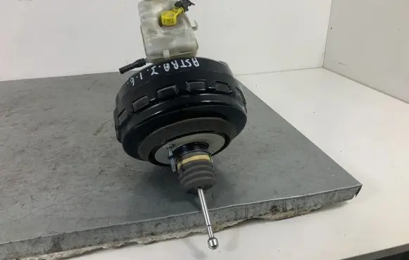 Opel Astra J Brake booster 13338058