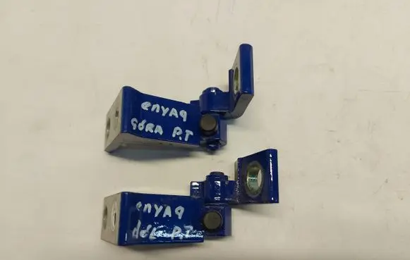 Rear door hinge set