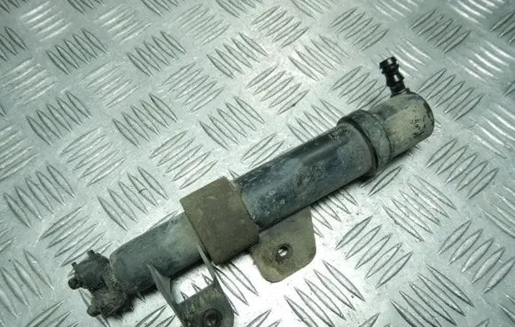 KIA Sorento Headlight washer pump 