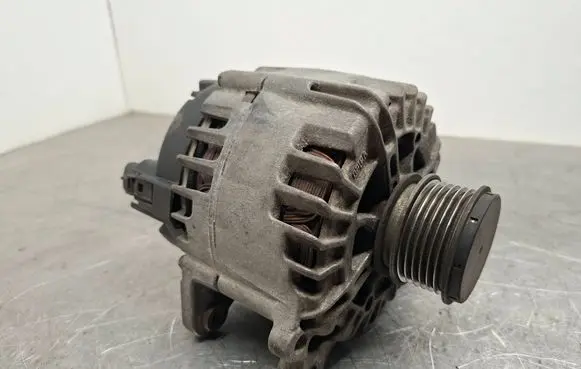 Audi A3 S3 8P Generator/alternator 03L903023A